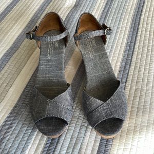 Denim Chambray Tom’s Sandals